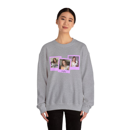 Polaroid Laufey Cute - Unisex Heavy Blend™ Crewneck Sweatshirt