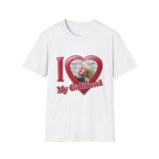 I heart my girlfriend Maisie Peters - Unisex Softstyle T-Shirt