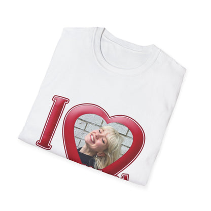 I heart my girlfriend Maisie Peters - Unisex Softstyle T-Shirt